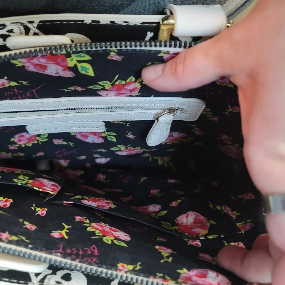 Betsey Johnson White Embossed Skull Tote - Picture 5 of 8